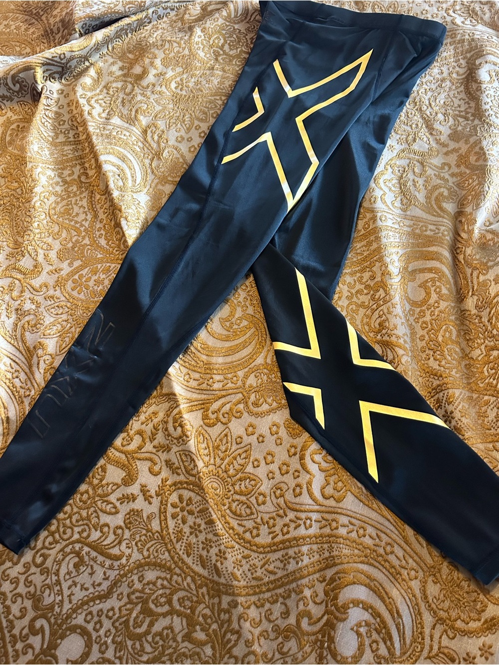 2XU Black Men’s Compression Performance Leggings with Yellow Accent